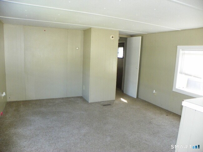Foto del edificio - 11 Woodland Dr