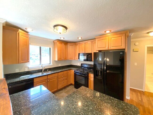 Foto del edificio - Great Location 1/2 mile from downtown Weav...