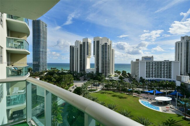 Foto del edificio - 19370 Collins Ave