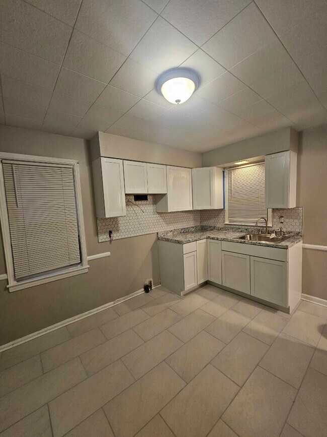 Foto del edificio - 6316 Farmbrook St