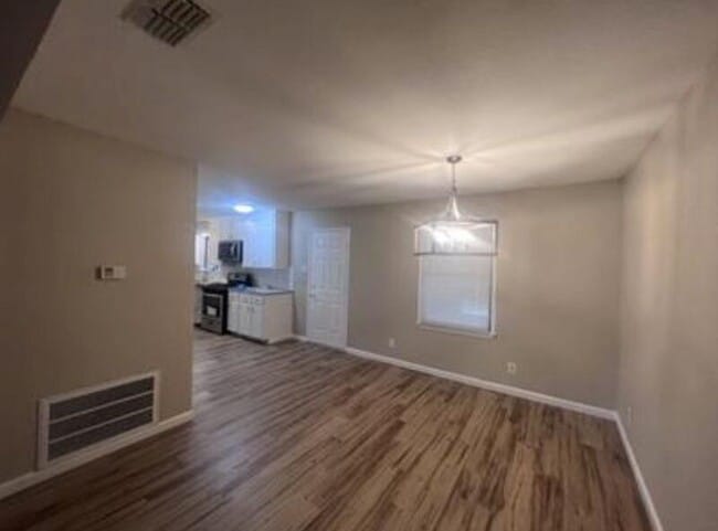 Building Photo - 111 Branch View Dr