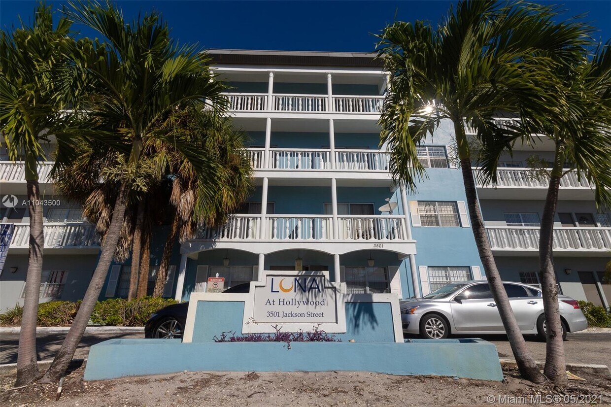 Foto principal - 3501 Jackson St