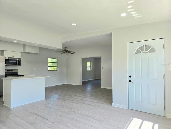 Building Photo - 3245 Royal Palm Ct