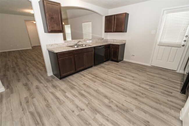 Foto del edificio - 5611 Rocky Trail Dr
