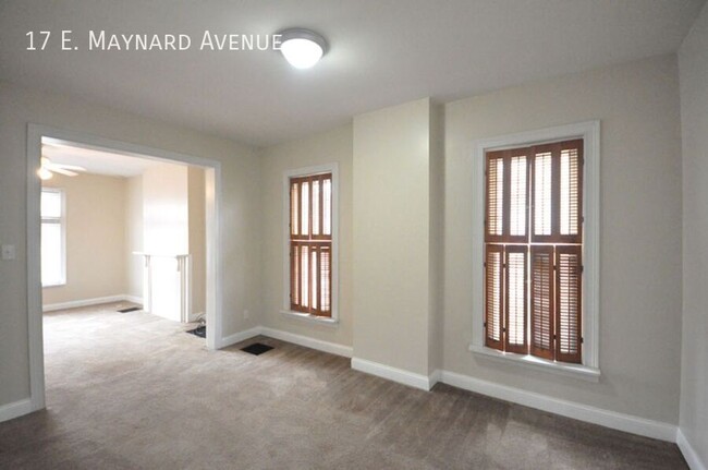 Building Photo - OSU Townhouse Right Next to High St Availa...