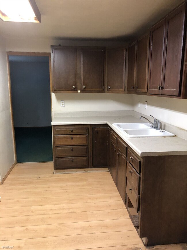 Building Photo - 3 br, 1.5 bath House - 228 Tulip Drive