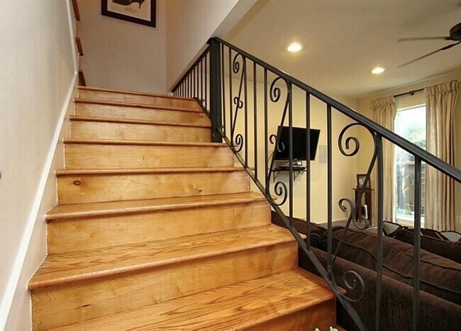 Foto del edificio - 128 Phanturn Ln