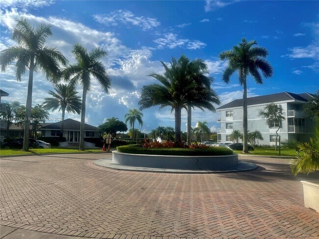 Building Photo - 8540 Southwest 212th Street, Cutler Bay, F...