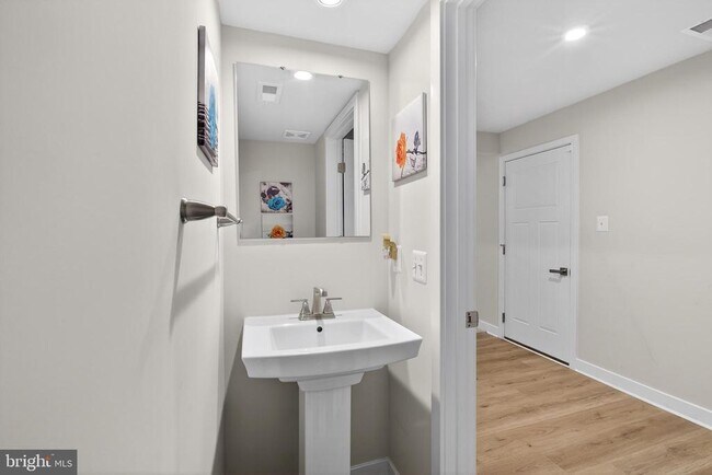 Foto del edificio - 150 Fletcher Cir