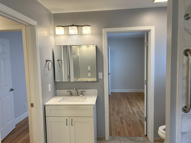 Upstairs Full Bath - 5947 Oram St