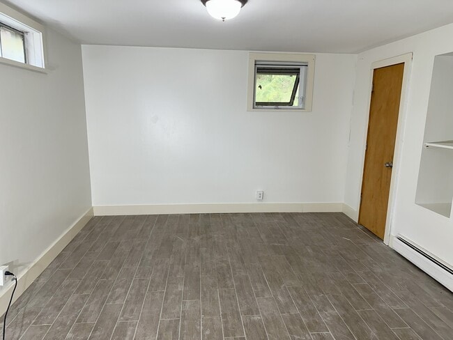 Building Photo - 143 Sholan Rd
