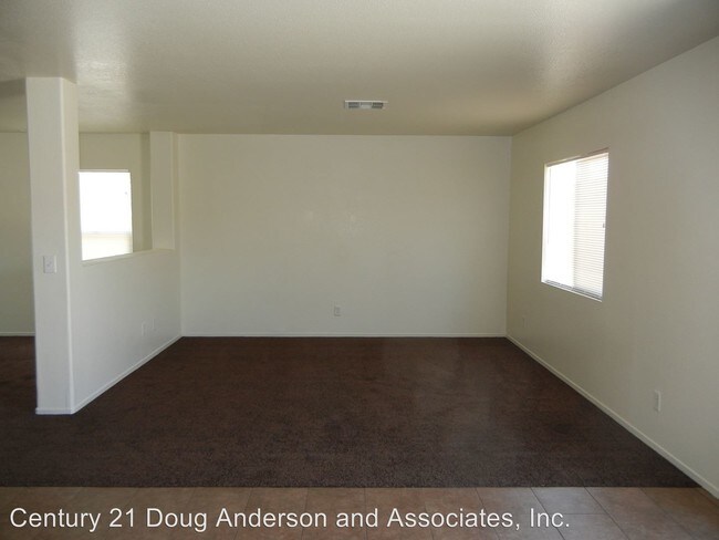 Building Photo - 1821 E Kettering St