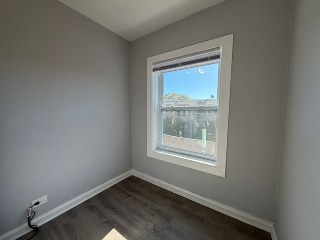 Foto del edificio - 6956 N Ashland Ave