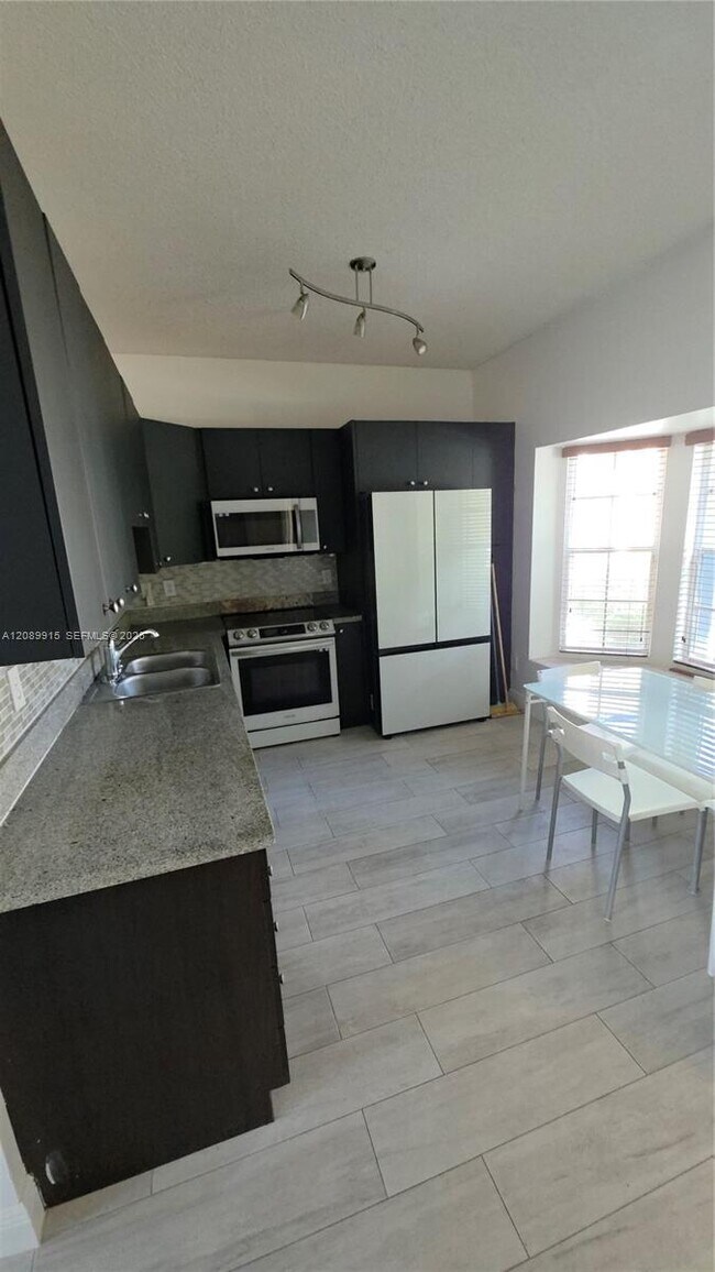 Foto del edificio - 21555 SW 87th Ct
