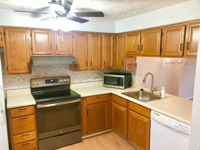 Building Photo - Lovely 2 bedroom Townhome in Elkridge!