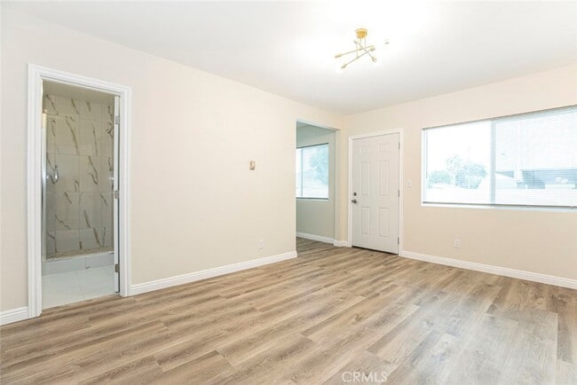 Building Photo - 6250 Vineland Ave