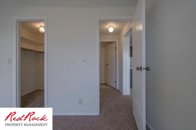 Foto del edificio - 2 Bed 2 Bath Condo!