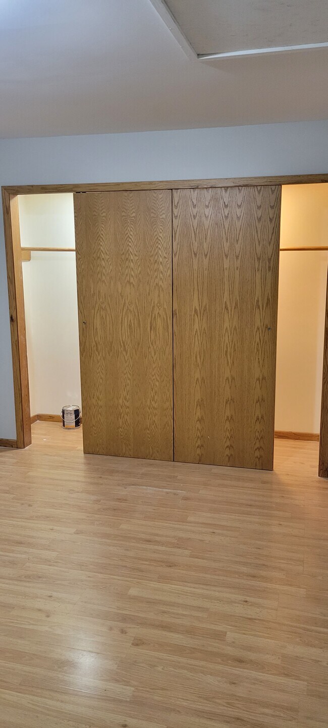Foto del edificio - 352 N Slusser St