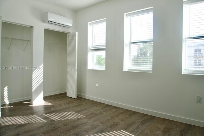 Foto del edificio - 501 SW 6th Ct