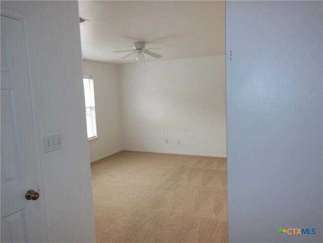 Building Photo - 1641 Kuehler Ave