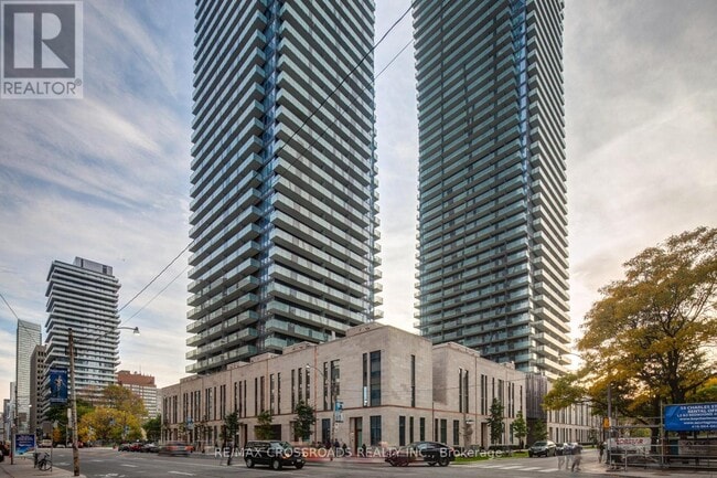 Building Photo - 1080 Bay St.