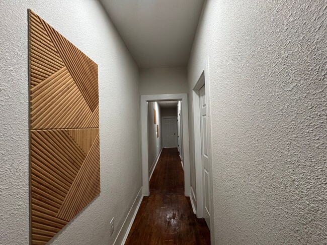 Foto del edificio - 337 Robinson Pl