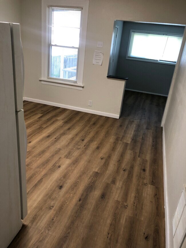 Cocina (b) - 3827 Eiler St