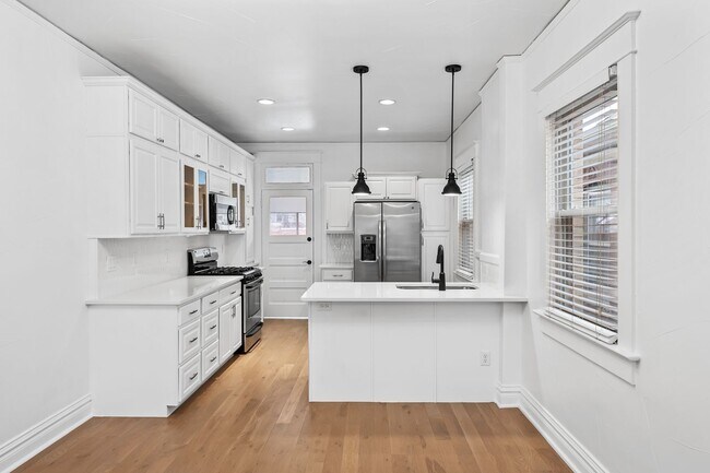 Building Photo - Charming Duplex in Wash Park!