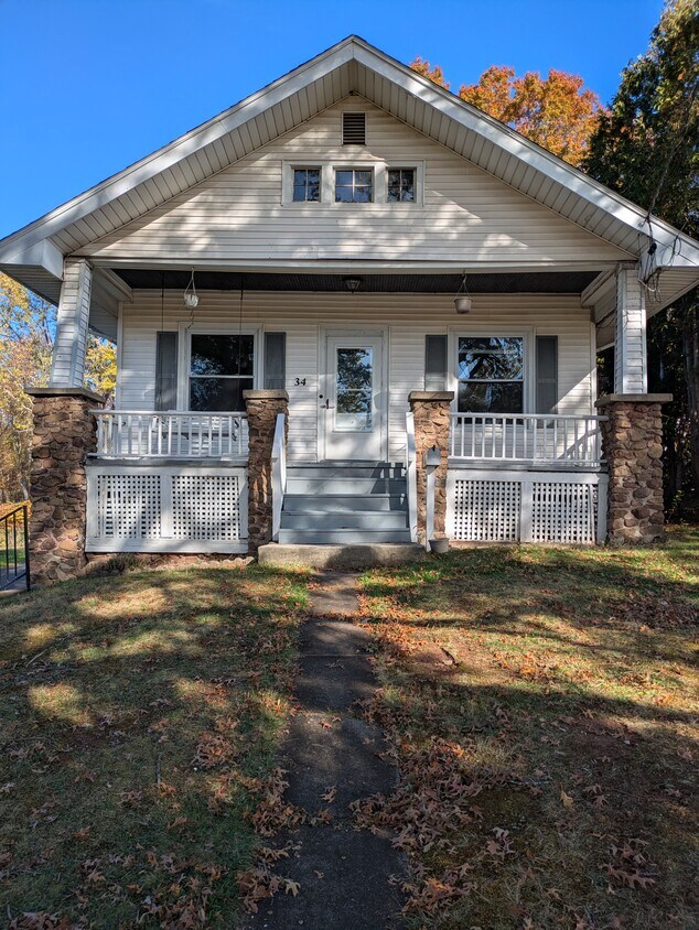 Foto principal - 34 New Britain Ave