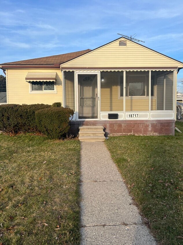 Primary Photo - 18717 Delaware St