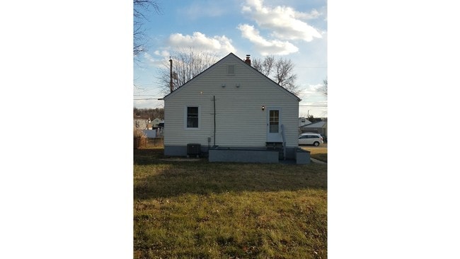 Building Photo - 908 Martin Rd