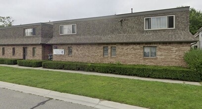 Building Photo - 805 Superior St