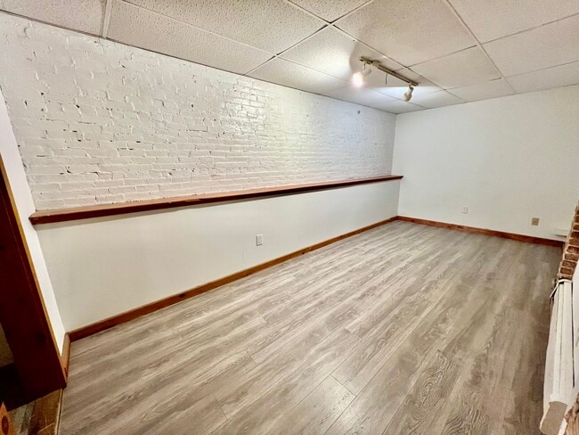 Building Photo - 280 State St