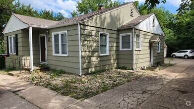 Building Photo - 2015-2017 Anderson Ave