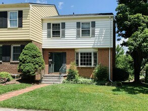 Building Photo - 2712 Wellesley Ct