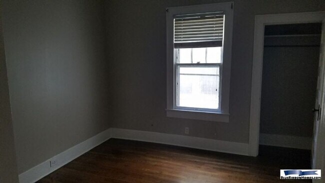 Foto del edificio - 2543 E 5th Ave