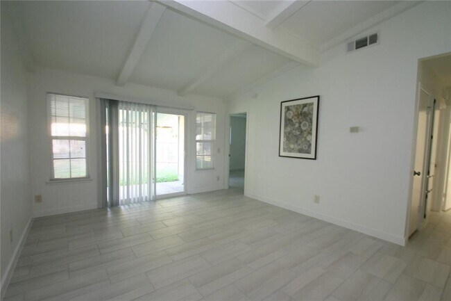Building Photo - 7209 Shadywood Dr