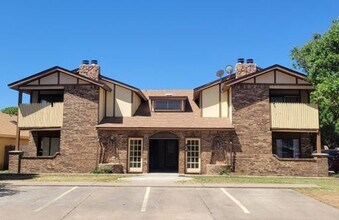 Building Photo - 800-804 Laurelwood Dr