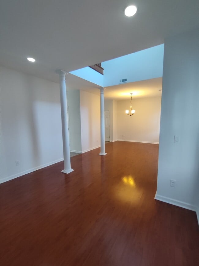 Building Photo - 7828 Littleman Ln