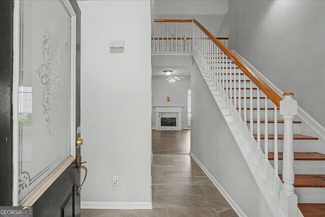 Foto del edificio - 665 Peachtree Trails Dr