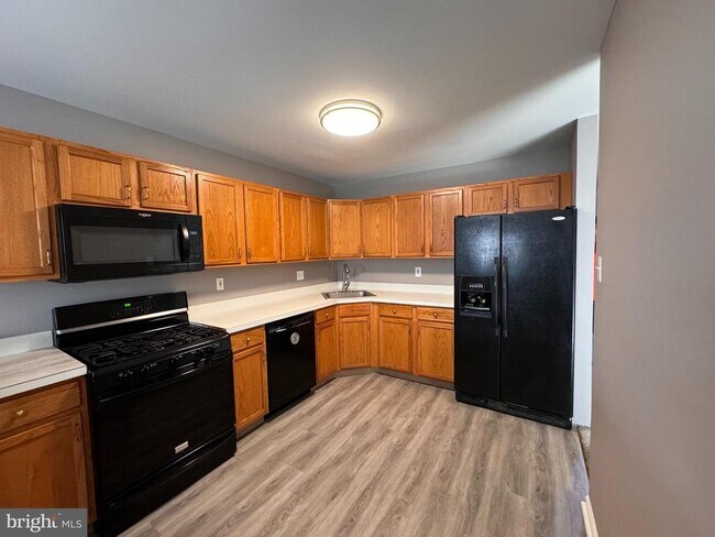 Foto del edificio - 7343 Rockwell Ave
