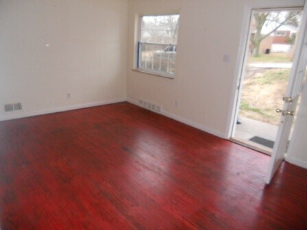 Foto del edificio - 528 Trenton Ave