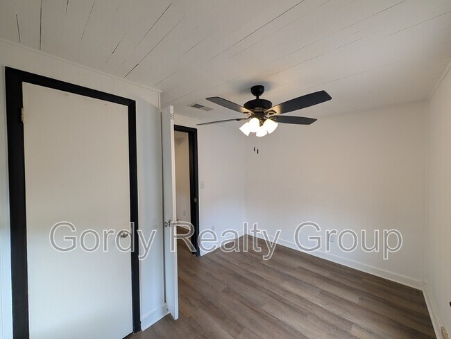 Foto del edificio - 5168 Abel Ln