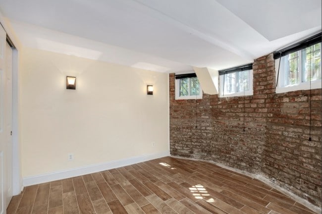 Building Photo - 35 V St NE