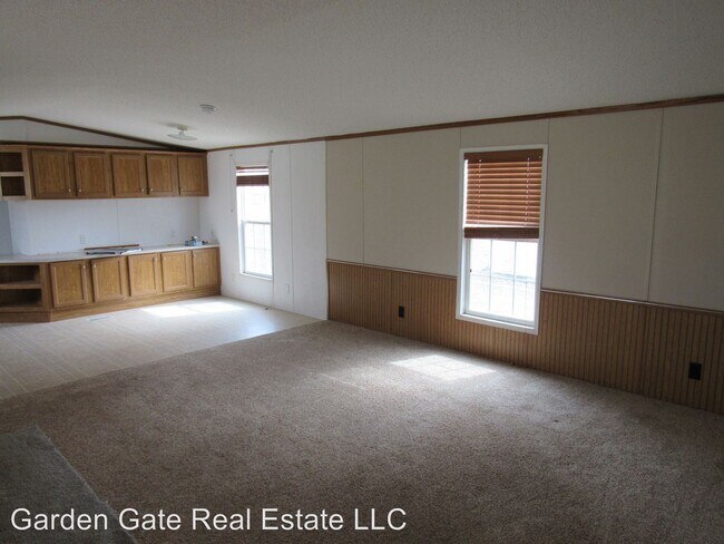 Building Photo - 3 br, 2 bath House - 541 N 1st