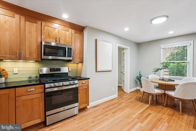 Foto del edificio - 8910 Bradford Rd