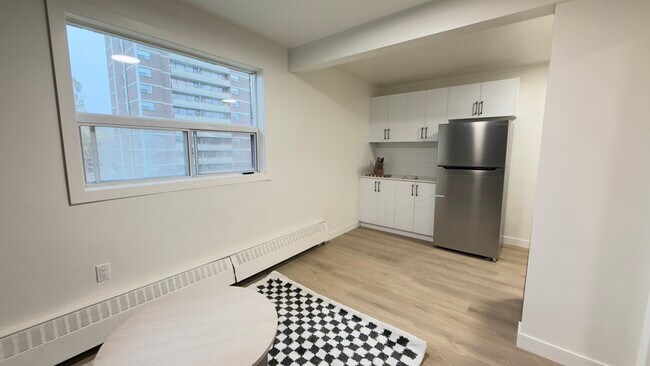 Building Photo - 62 Triller Av
