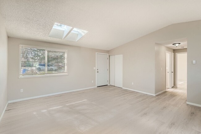 Building Photo - 209 E 36th St