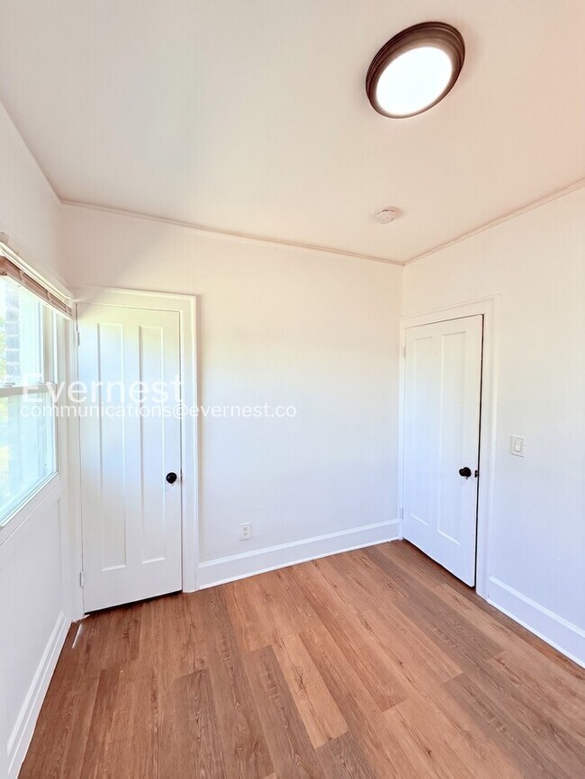 Building Photo - 3824 Tyler St
