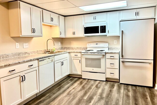 Foto del edificio - Great 3Br 2.5 BA Townhome in High Point!